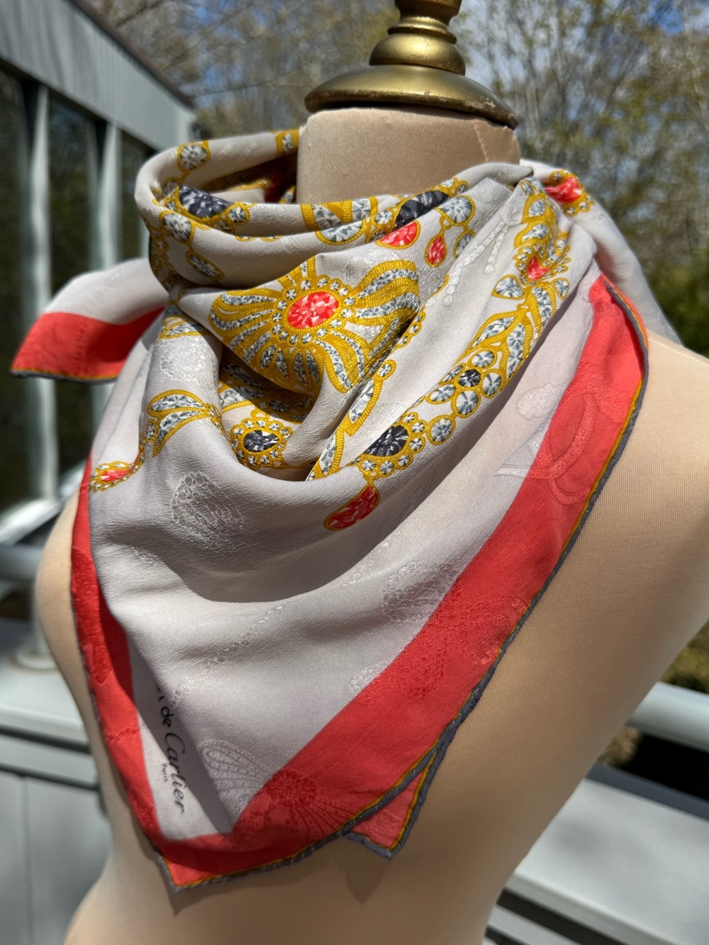 Beautiful CARTIER 'MUST DE' SCARF Silk